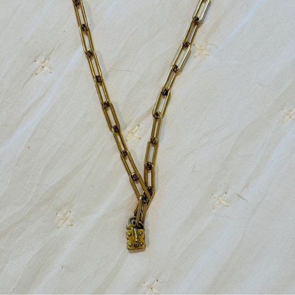 Gold Paperclip Chain with Sennod Vignette Holder - Picture 7 of 9